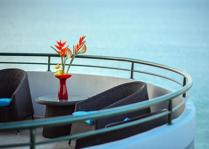 Marina View Sea Front 公寓 西洛卡特伦